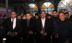 TOROSLAR BELEDİYESİ, İLÇEDEKİ TÜM CAMİLERDE DEPREMDE HAYATINI KAYBEDEN VATANDAŞLAR İÇİN MEVLİD OKUTTU