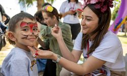 MERSİN BÜYÜKŞEHİR, 23 NİSAN COŞKUSUNU KENTE YAYDI