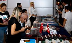 YAZARLAR, BÜYÜKŞEHİR’İN STANDINDA KİTAPSEVERLERLE BULUŞUYOR