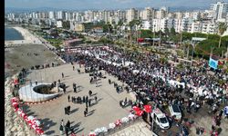 100 Kamyon Kar Denizle Buluştu,  4. Geleneksel Kar Şenliğine Binlerce Kişi Akın Etti