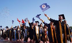 Mersin Üniversitesi 2023-2024 Eğitim Öğretim Yılı Mezunları Töreni Yapıldı