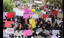 Üsküdar Üniversitesi “Şiddete Karşı” yürüdü