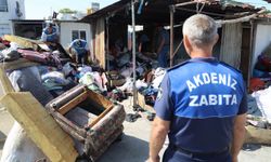 Evden 2 Kamyon Dolusu Atık Çıkarıldı