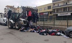 Akdeniz’de Caddeye Dökülen Tekstil Atıkları ve Kıyafet Yığınları Toplandı