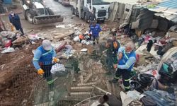 Akdeniz İlçesinde Çöp Evi Belediye Ekipleri Temizledi