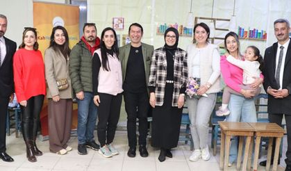 Kahvede Toplandılar