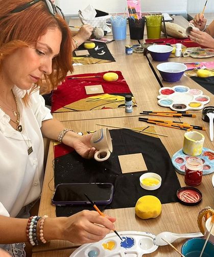 Yenişehir Belediyesinden kadınlara yönelik seramik sanatı eğitimi