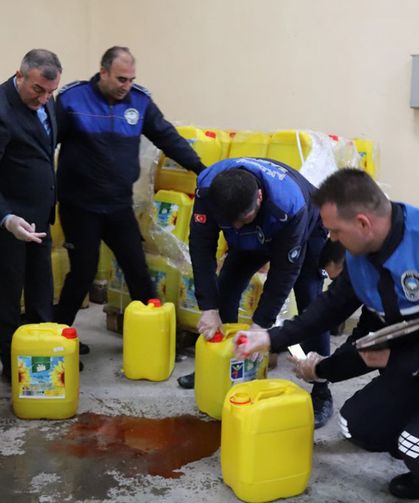 MERSİN’DE BİR FİRMA, AYÇİÇEĞİ YAĞI YERİNE SU SATACAKTI