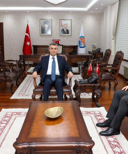Vali Toros MHP İl Başkanı Ömer Gürsoy’u Makamında Kabul Etti