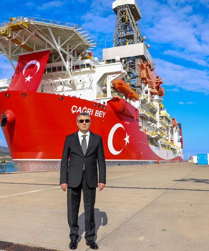 Vali Toros Çağrı Bey Gemisi’ni Uğurladı