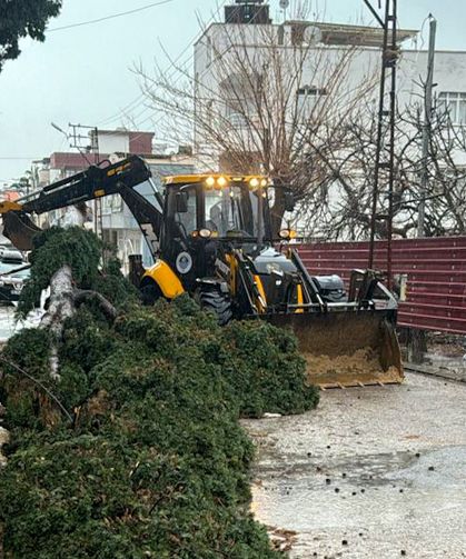 Yenişehir Belediyesi fırtınaya karşı seferber oldu!