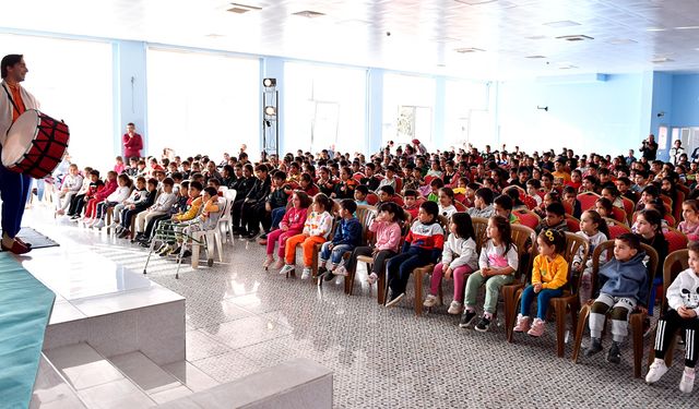 BÜYÜKŞEHİR TÜM ÇOCUKLARI TİYATROYLA BULUŞTURUYOR