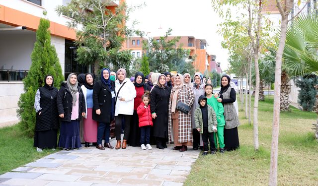 AKDENİZLİ KADINLARDAN “ÇAY MAHALLESİ TOKİ EVLERİNE TAM NOT”