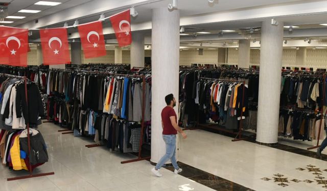 Yenişehir Belediyesi Giysi Evi ile sosyal yardımlarını sürdürüyor