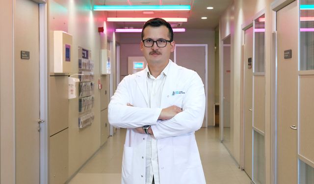 Cep telefonu kamburluğu: Yeni neslin sessiz tehlikesi!