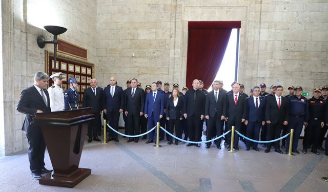 Mersin Büyükşehir İtfaiyecileri Ata’nın Huzurunda