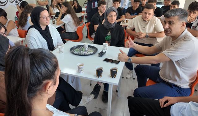 Akdeniz Belediyesi’nden Gençlere Üniversite Hazırlık Desteği