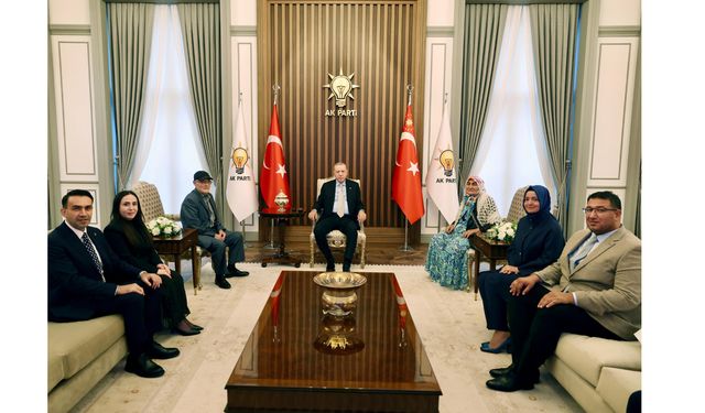 Cumhurbaşkanı Erdoğan, Şehit Ailesini Kabul Etti