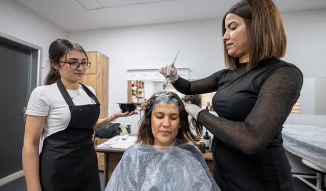Mercek’te ‘Saç Renklendirme’ Kursuna Yoğun İlgi