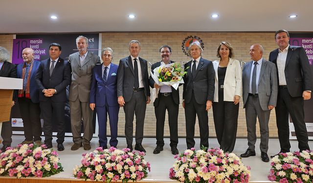 Mersin Kenti Edebiyat Ödülü Ahmet Ümit’in