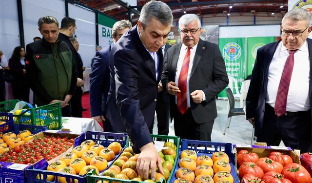 Mersin Valisi Atilla Toros, Tarım Fuarı'nı Ziyaret Etti