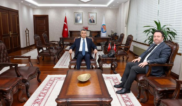 Vali Toros MHP İl Başkanı Ömer Gürsoy’u Makamında Kabul Etti