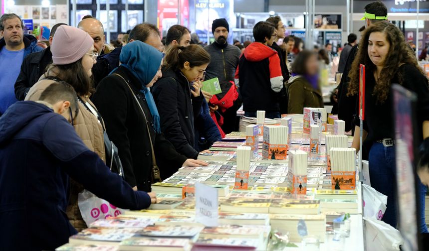 CNR Mersin Kitap Fuarı Kitap Severleri Bekliyor