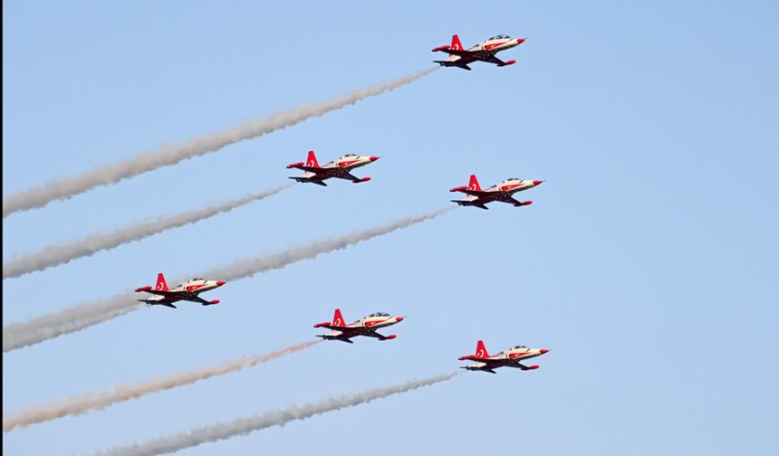 Türk Yıldızları Mersin Semalarında