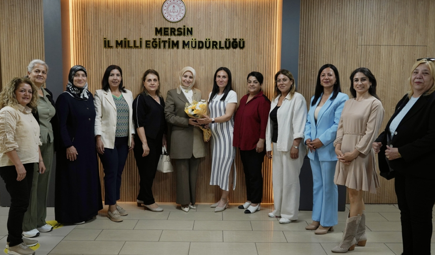 Kadın Muhtarlar Müdür Durmuş’u Ziyaret ettiler