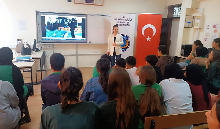 Mersin Emniyeti Okullarda Bilgilendirme Yaptı