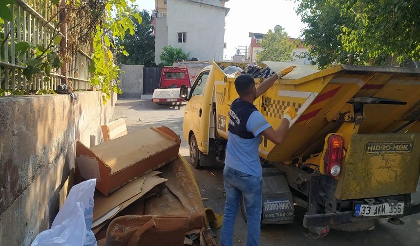 Çöp taksiler tonlarca atık topluyor