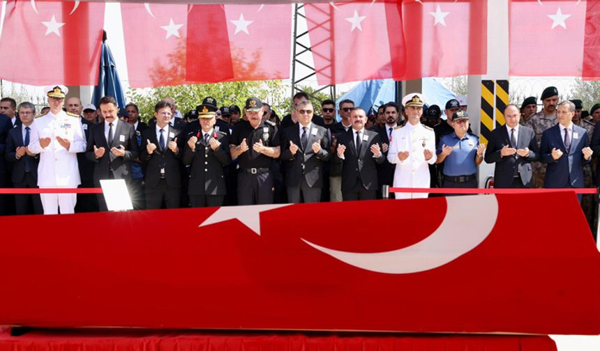 Mersin Valisi Toros Şehit Polis Karapınar'ın Cenazesine Katıldı