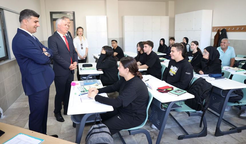 Başkan V. Zeyit Şener’den Okul Ziyaretleri