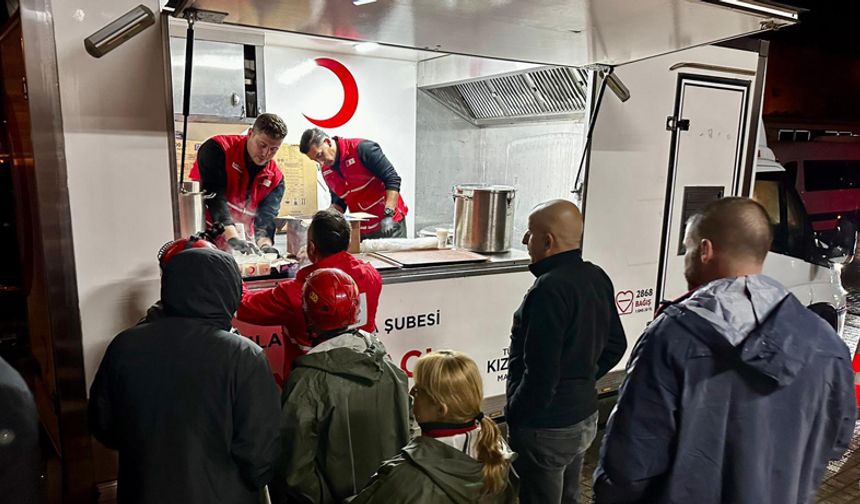 Türk Kızılay Sındırgı Depremi Sonrası Harekete Geçti