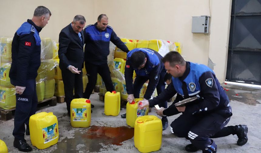 MERSİN’DE BİR FİRMA, AYÇİÇEĞİ YAĞI YERİNE SU SATACAKTI