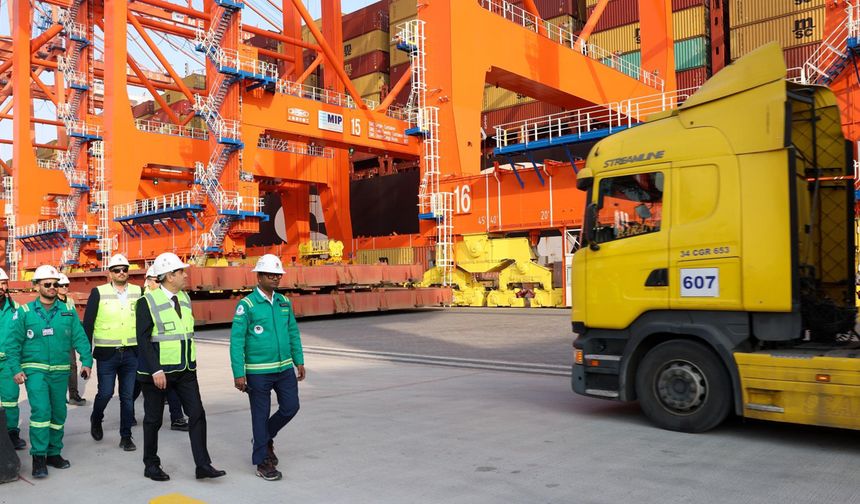 Mega Gemilerin Yeni Rotası; Mersin Limanı