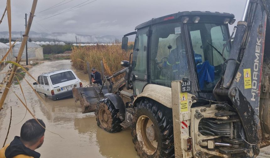 Akdeniz’de Yağışlara Anında Müdahale: Kırsal Mahallelerde Yoğun Çalışma