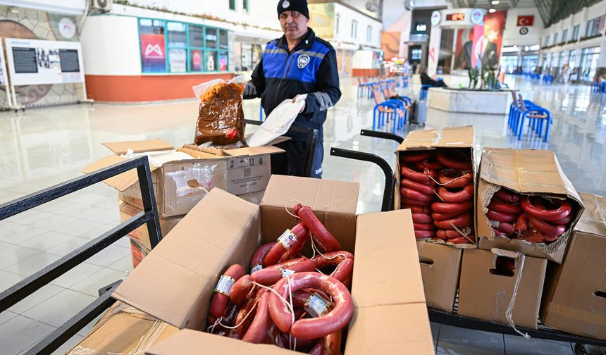 Mersin Büyükşehir Sağlıksız Koşullarda Gıda Sevkiyatına Geçit Vermiyor