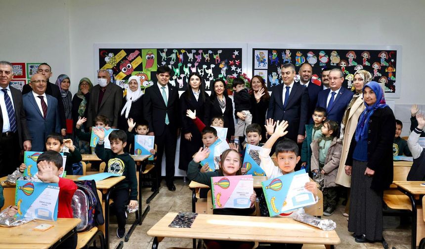 Mersin Valisi Atilla Toros 1. Yarıyıl Karne Törenine Katıldı