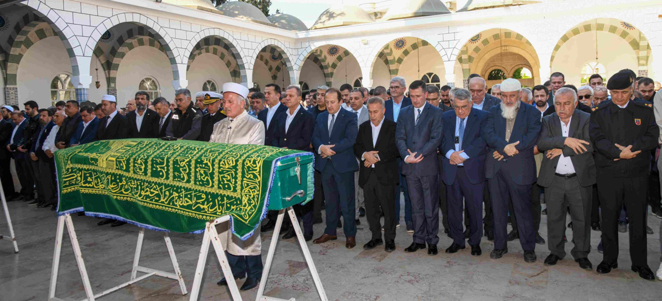 Vali Pehlivan, Başkan Gündoğdu'nun Babasının Cenaze Törenine Katıldı