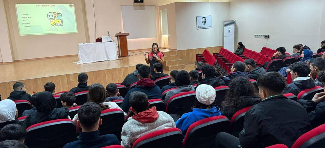 Öğrencilere Siber Farkındalık Eğitimi