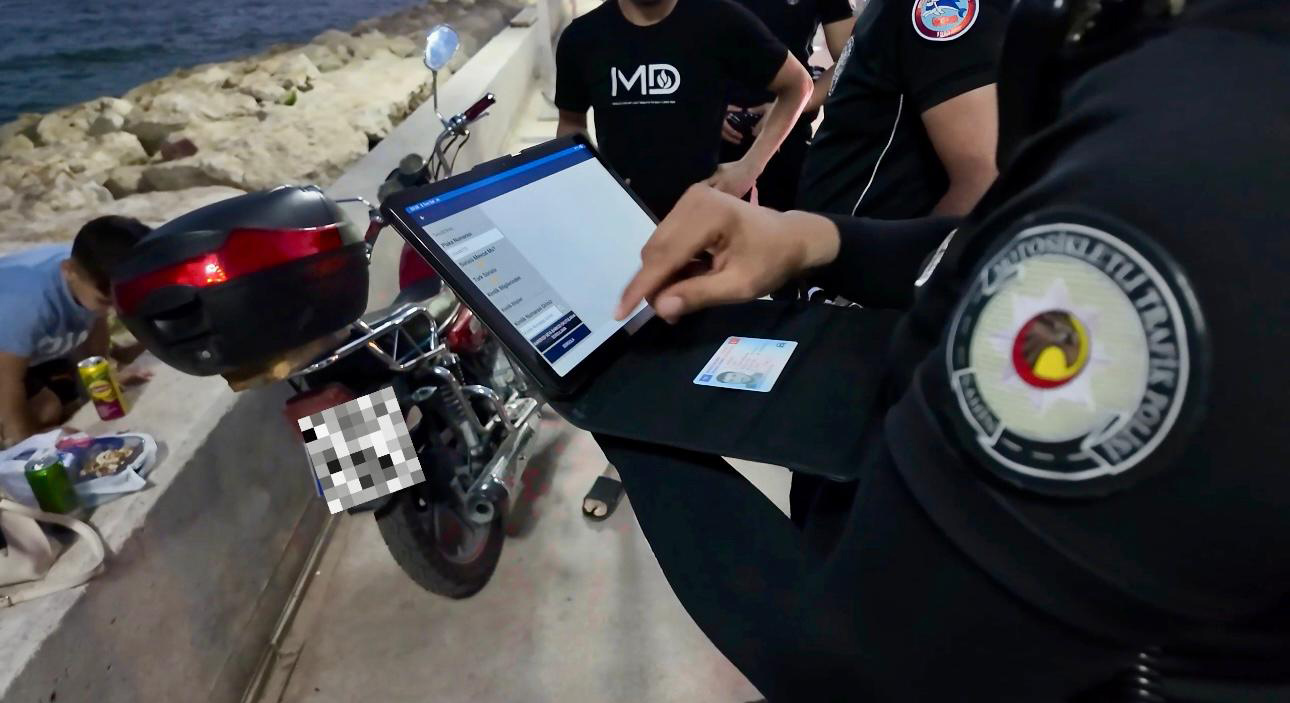 Mersin'de Trafik İhlalinde Bulunan Araçlara Ceza Uygulandı