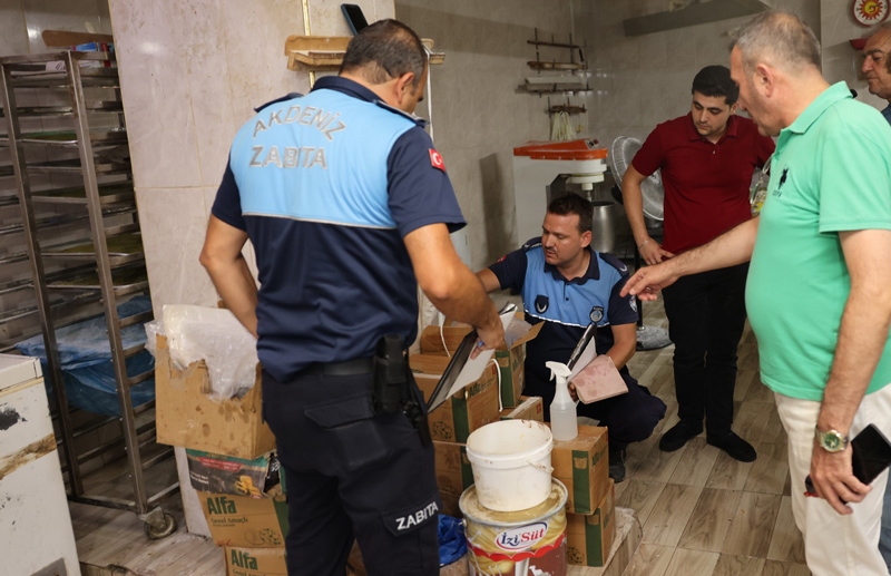 Akdeniz Belediyesi’nden Fırın ve Pastanelere Sıkı Denetim