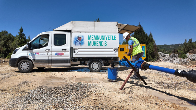 Çalışmalarıyla Vatandaşları Kesintisiz Suya Kavuşturuyor