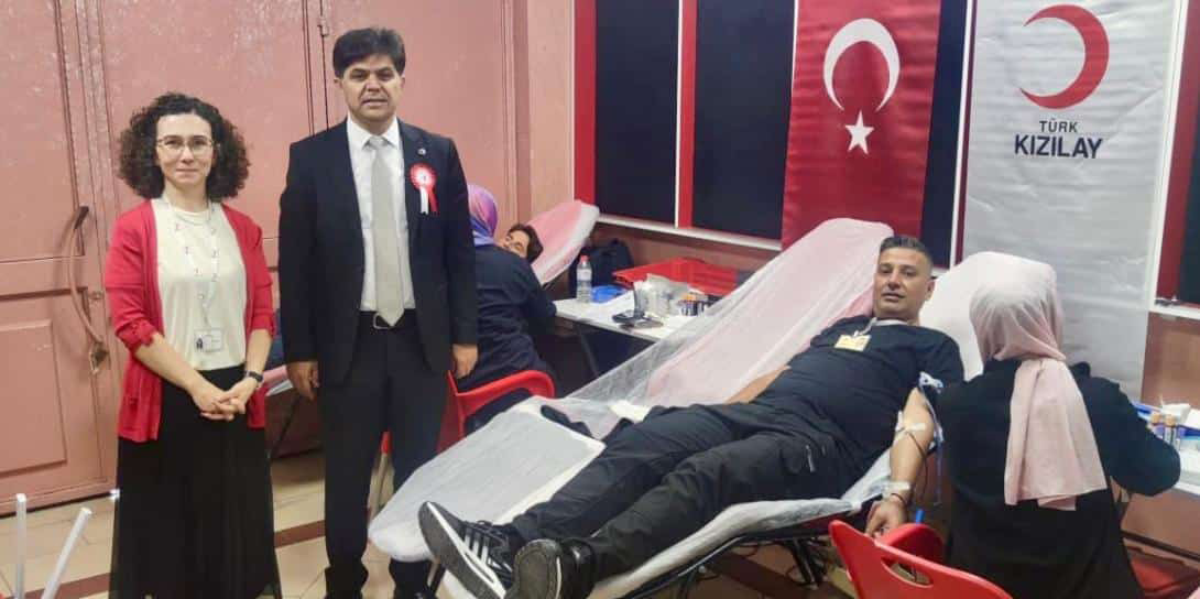 ÖZDEMİRCİ, KIZILAY KAN BAĞIŞI ETKİNLİĞİNE KATILDI