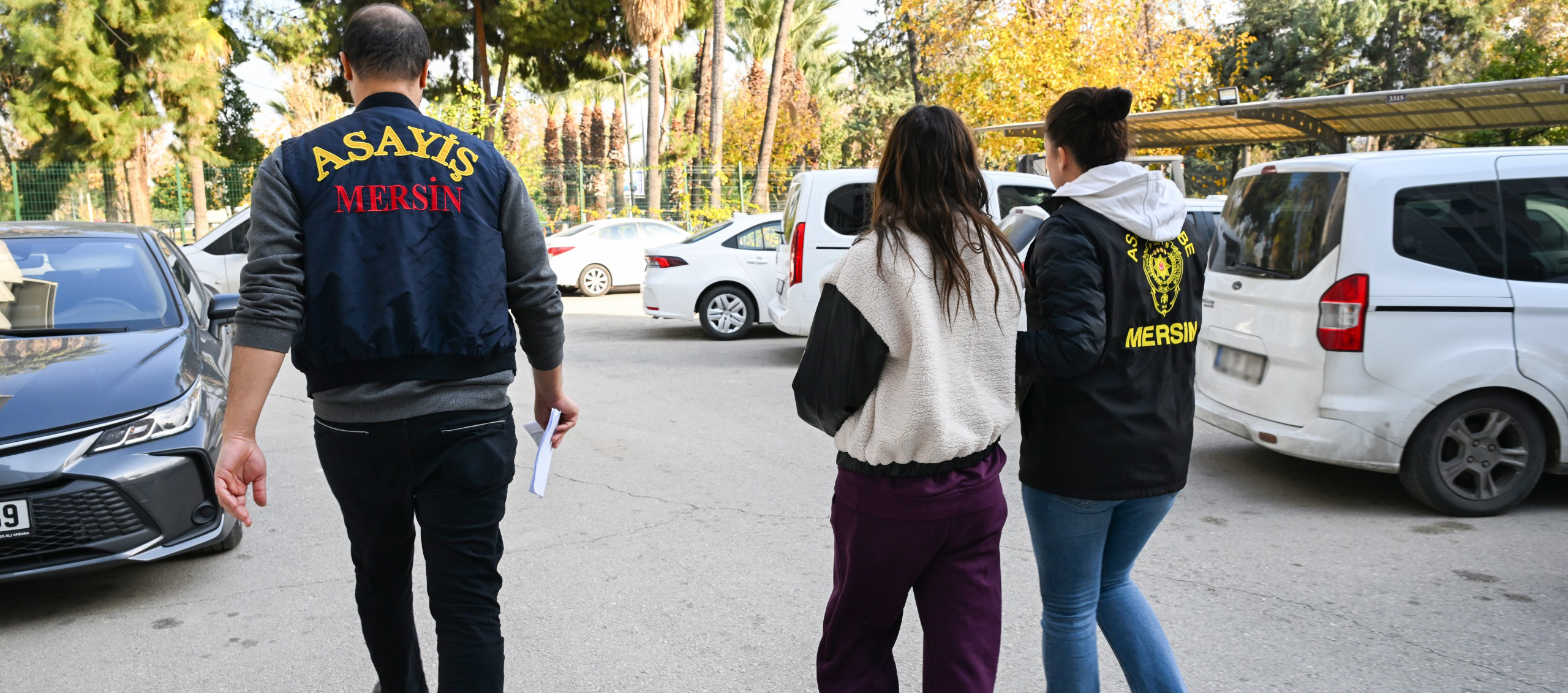 EVLERİ SOYAN ŞAHISLAR POLİSTEN KAÇAMADI