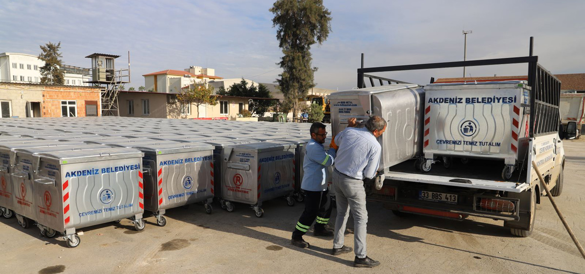 Akdeniz, Yeni Çöp Konteynerini Mahallelere Yerleştiriyor