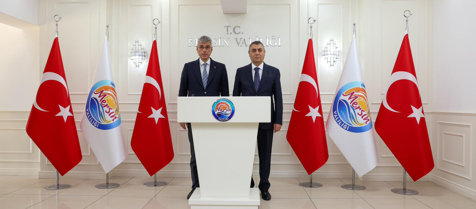 SAĞLIK BAKANI MEMİŞOĞLU, MERSİN VALİSİ TOROS’U ZİYARET ETTİ